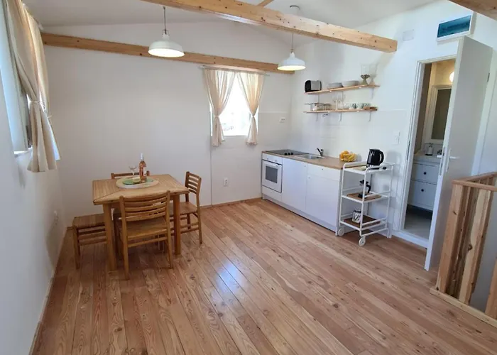 Feriehus Waterfront House Carolina